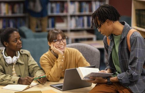 🎥📘 The Benefits of Combining YouTube Videos with Traditional Studying